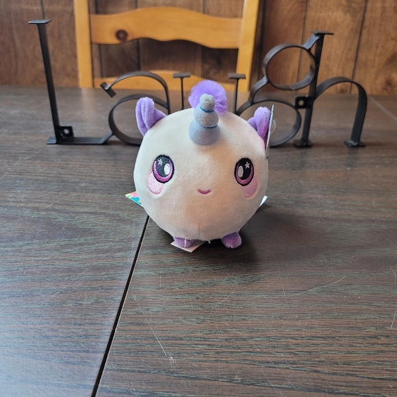 Squeezamals Wave 1 Unicorn Plush Figure - Picture 4 of 13